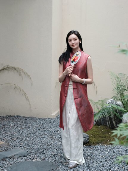 Sheng Tang Jing | Long silk jacket with Song brocade flower and swastika patterns