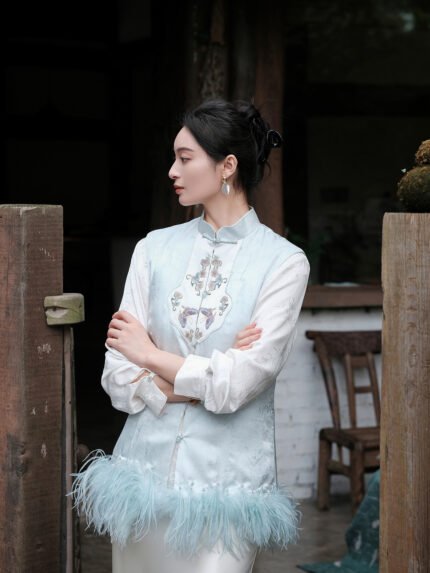 Sheng Tang Peony Splendid Series | Silk Hand-Embroidered Quilted Vest with Ostrich Feather